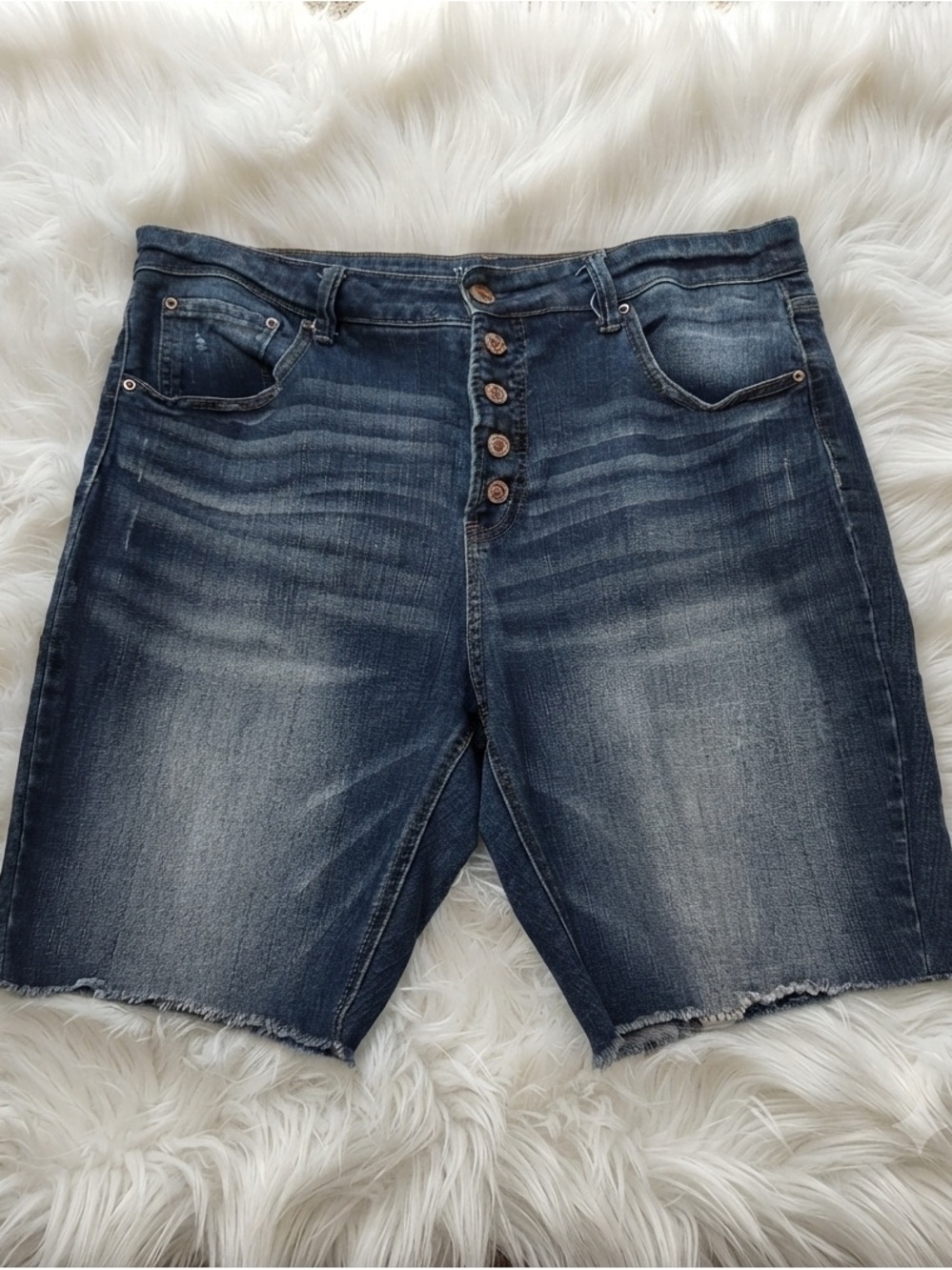 Time and Tru Women' Jean shorts in Dark Blue Denim